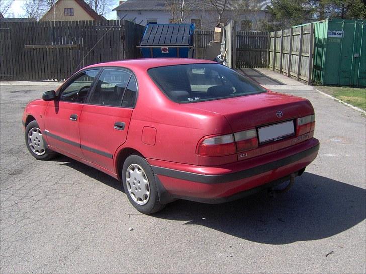 Toyota Carina E billede 2