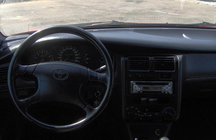 Toyota Carina E billede 5