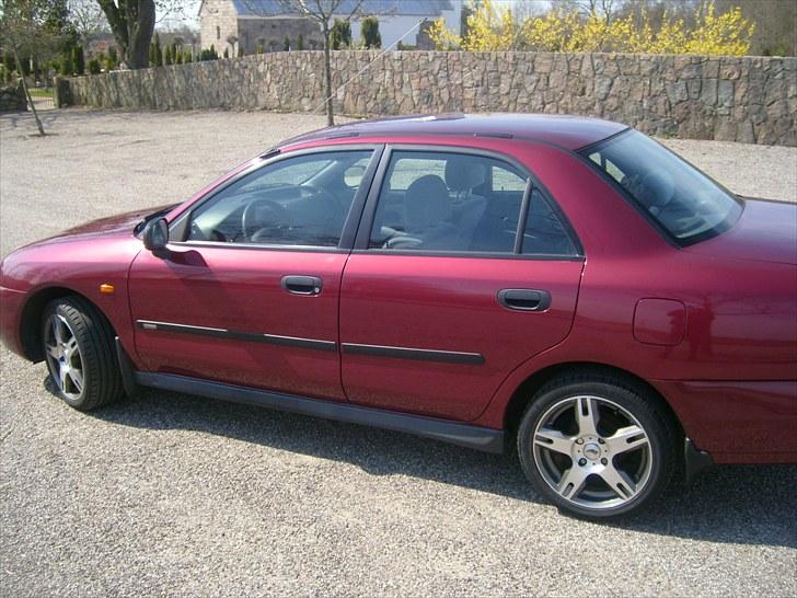 Mitsubishi Carisma billede 2