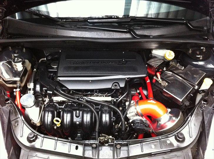 Ford Fiesta ST - solgt! - - Sort lakerede "fog-light surrounds" ... billede 13