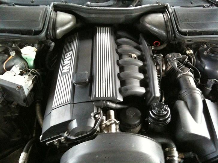 BMW 523I e39 * SOLGT * billede 11