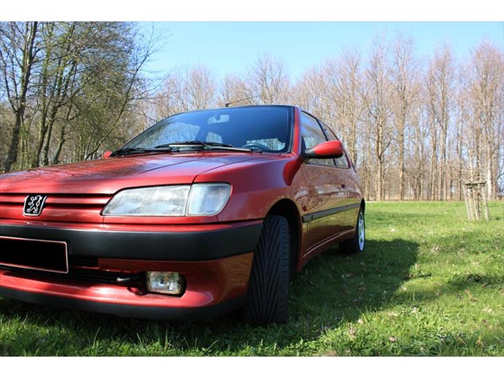 {{currentPhoto.altText}} billede {{currentPhoto.number}}