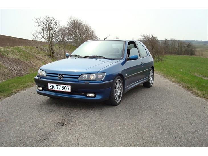 {{currentPhoto.altText}} billede {{currentPhoto.number}}