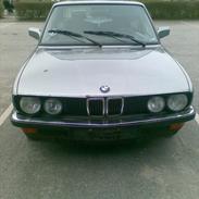 BMW 520i e28 *VÆK*
