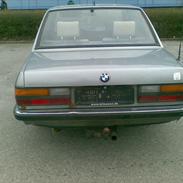 BMW 520i e28 *VÆK*