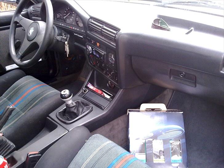 BMW E30 320i SOLGT - Nye billeder taget den 25/4-10   billede 5