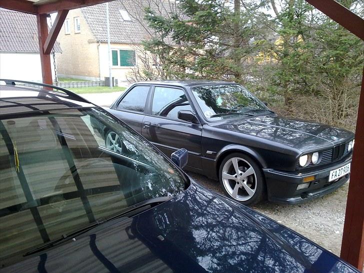 BMW E30 320i SOLGT - Nye billeder taget den 25/4-10   billede 13