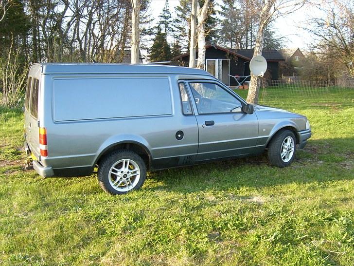 Ford escort van "solgt" billede 3