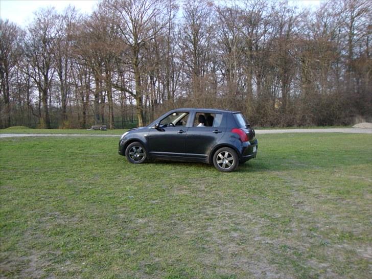 Suzuki swift GL-J billede 2