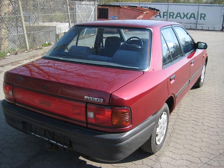 Mazda 323 Sedan Solgt !!! billede 8