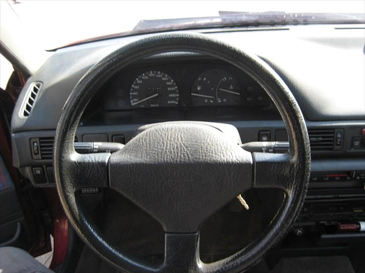 Mazda 323 Sedan Solgt !!! billede 10