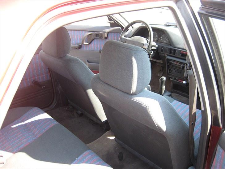 Mazda 323 Sedan Solgt !!! billede 11