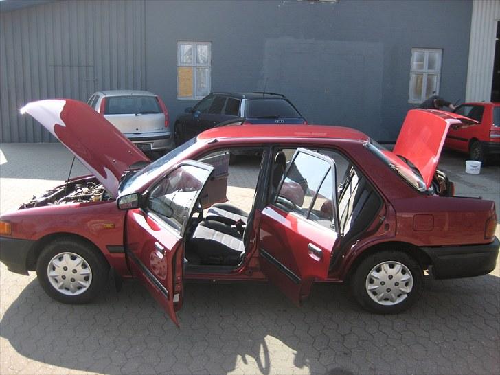 Mazda 323 Sedan Solgt !!! billede 18