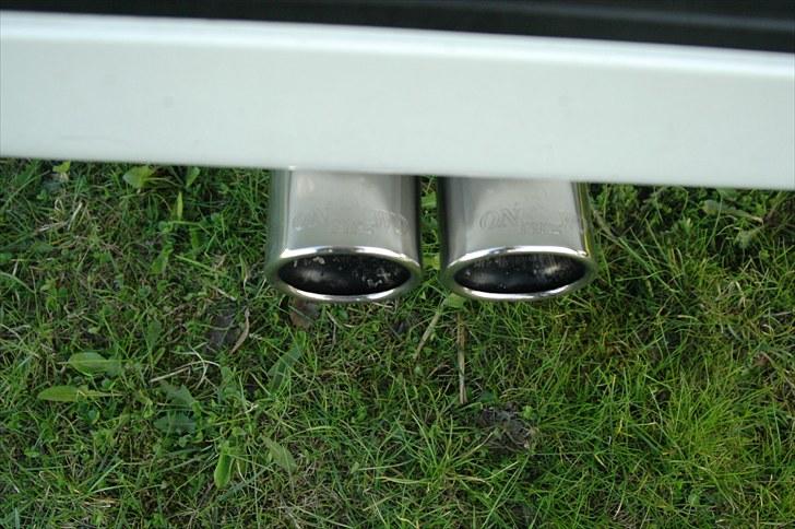 Subaru Legacy 2.2 GX 4x4 - OneTwoPipe billede 8