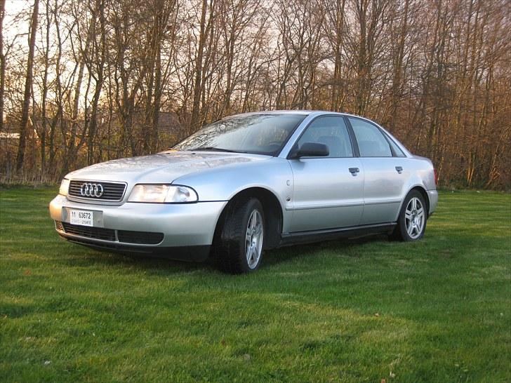 Audi A4 1,6 billede 4