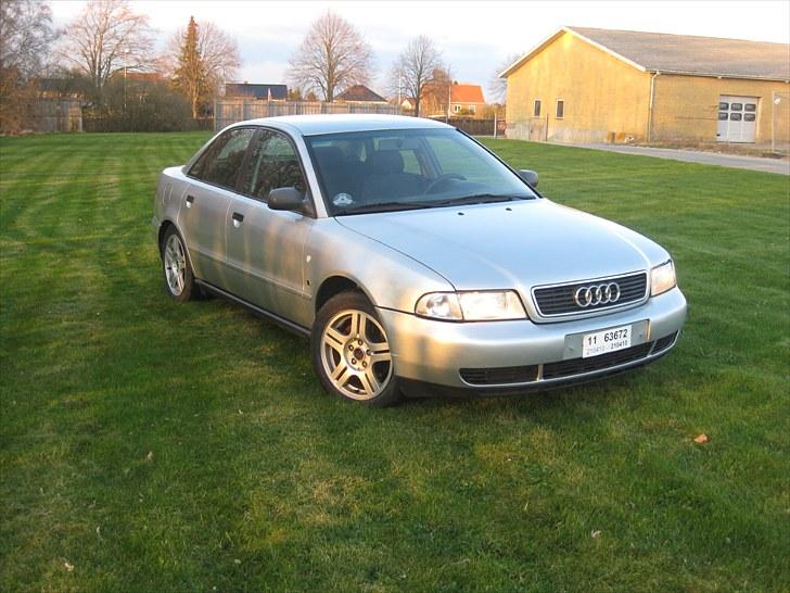 Audi A4 1,6 billede 6