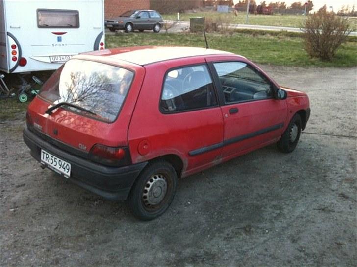 Renault clio 1.2 RL     "SOLGT" billede 3