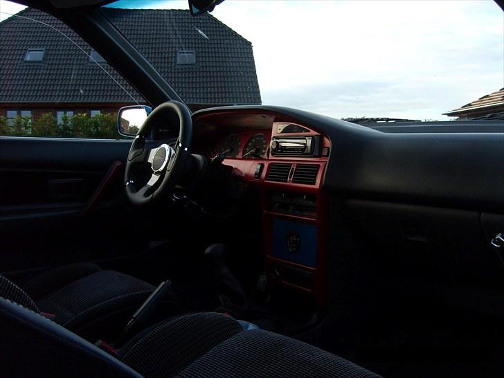 Toyota Corolla S-serie TIL SALG! - Infarvet instrumentering i metalrød, momo rat + gearknop billede 6