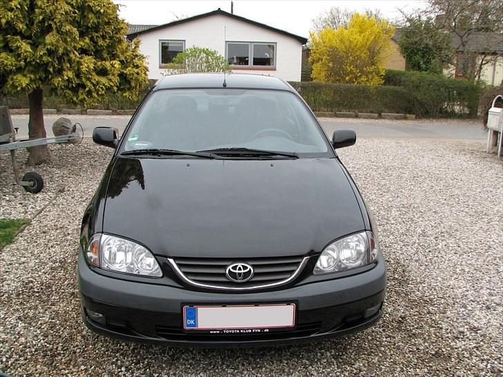 Toyota Avensis T22 billede 1