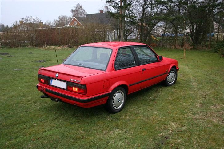BMW E30 318iS billede 4
