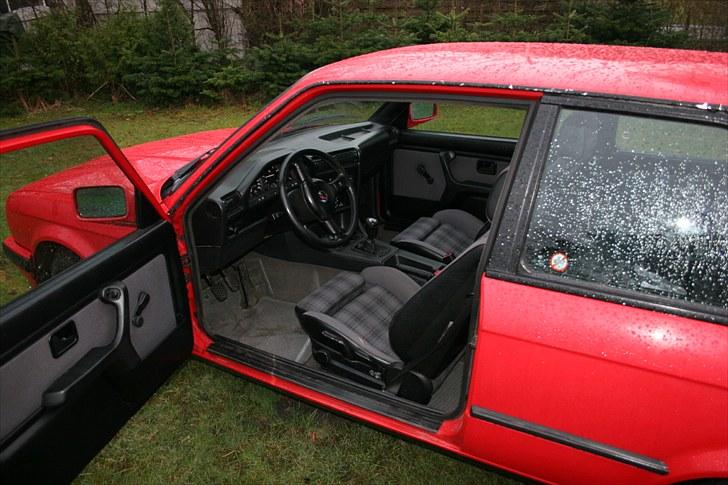 BMW E30 318iS billede 8