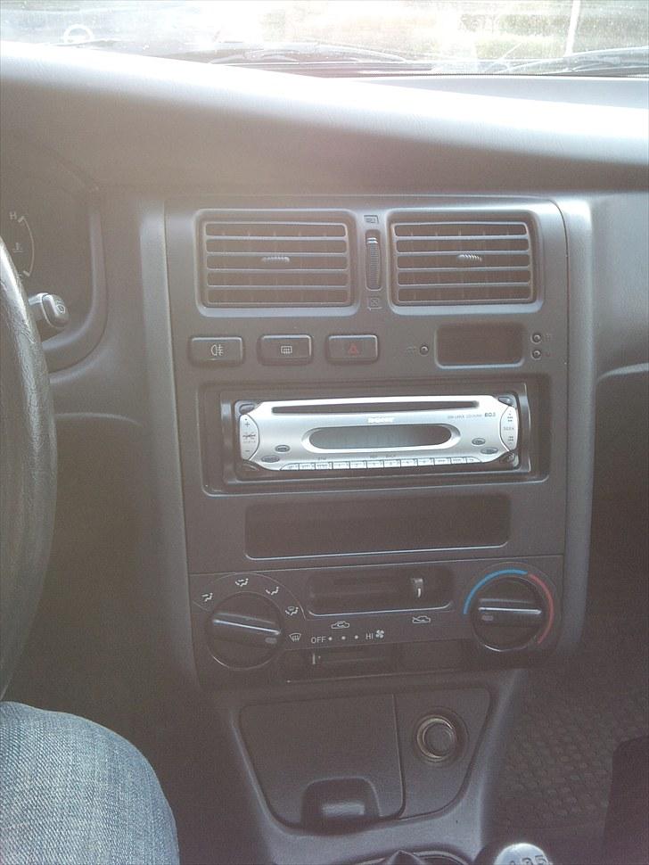 Toyota carina E BYTTET billede 3