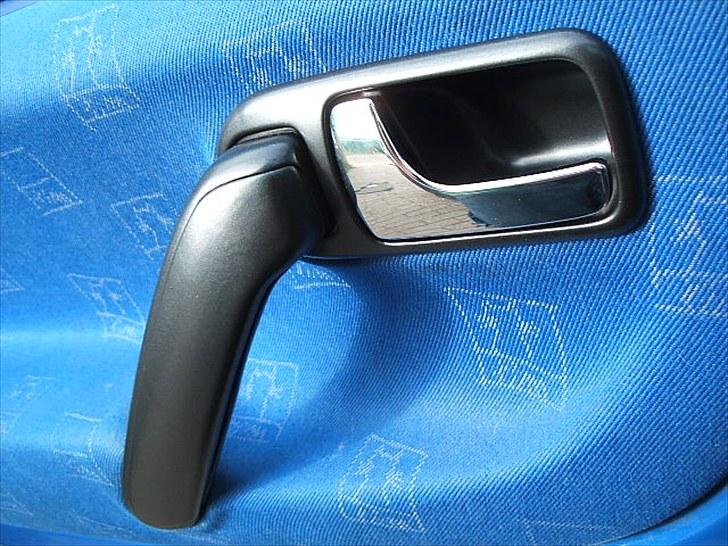 VW Lupo 1.4 16V SOLGT - Koksgrå/ Sorte lakerede håndtag. De gamle var ekstremt ridsede. billede 14