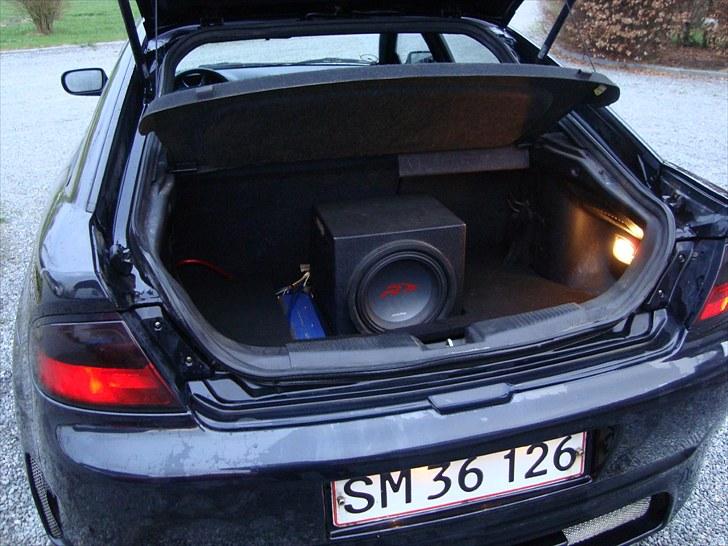 Mazda 323F BA 1,8L billede 8