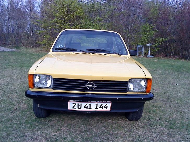 Opel kadett c city solgt  - forfra billede 7