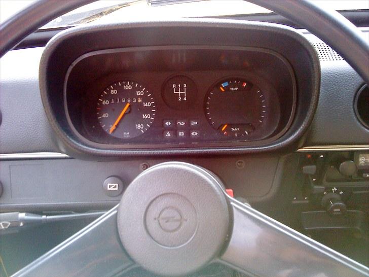 Opel kadett c city solgt  - indstrumentering  billede 15