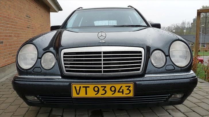 Mercedes Benz E300 TD Avantgarde SOLGT billede 2