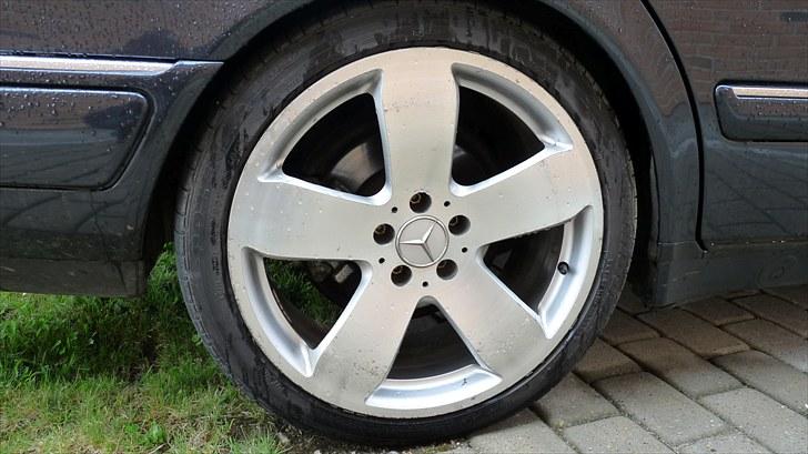 Mercedes Benz E300 TD Avantgarde SOLGT billede 7