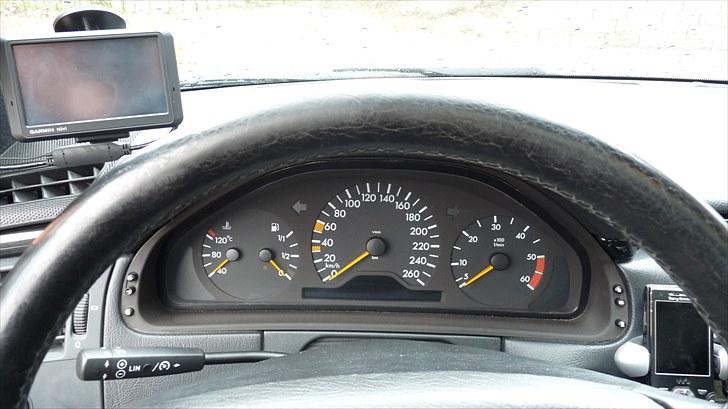 Mercedes Benz E300 TD Avantgarde SOLGT billede 11