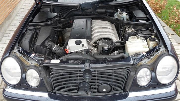 Mercedes Benz E300 TD Avantgarde SOLGT billede 20