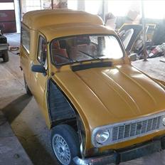 Renault 4 van solgt