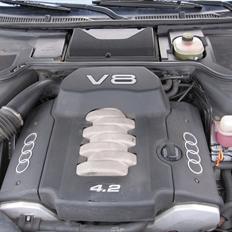 Audi A8 4,2 V8 Quattro