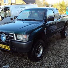 Toyota Hilux 2.4TD (solgt)