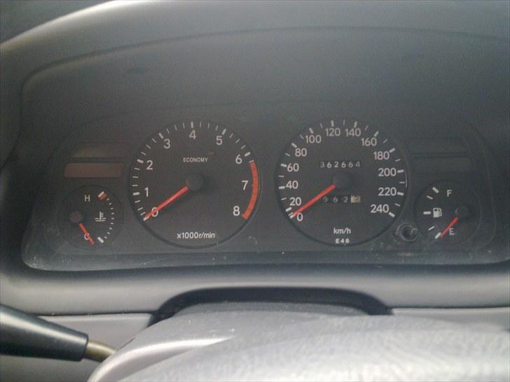Toyota Corolla St.car (Solgt) - Knap 363.000 km og spinder stadis som en mis. ;-) billede 14
