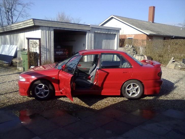 Mitsubishi Lancer 1,6 GXLi........ skrottet....... billede 9