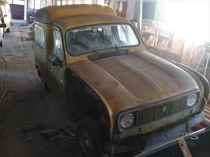 Renault 4 van solgt - samme stumpe bil igen billede 19