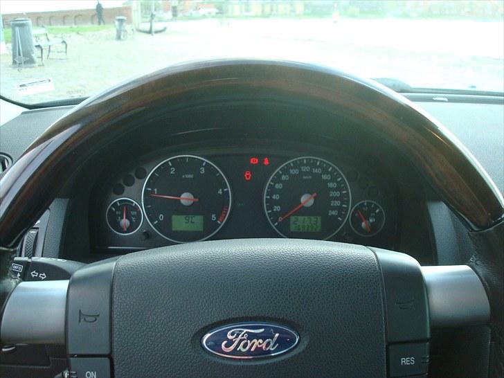 Ford Mondeo Ghia X billede 4