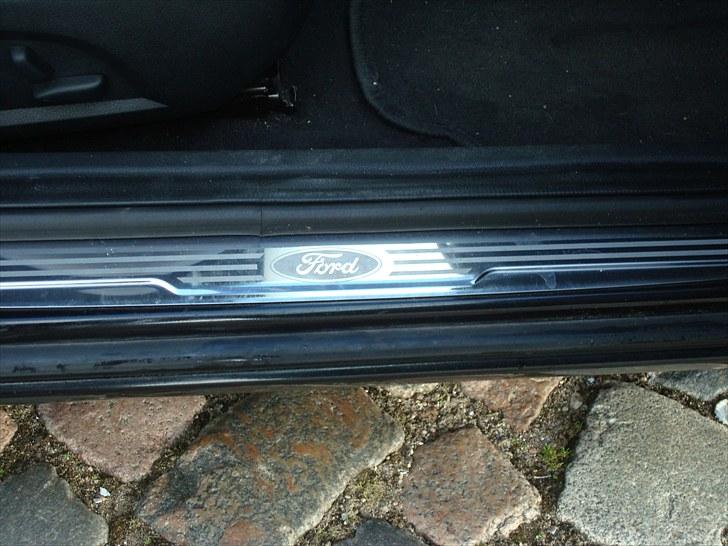 Ford Mondeo Ghia X - Ford indstigningslister billede 5