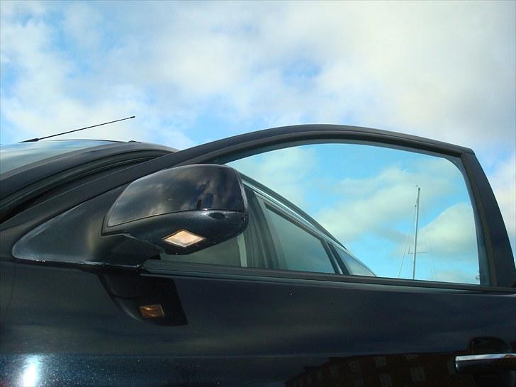 Ford Mondeo Ghia X - Indstigningslys i spejle billede 8