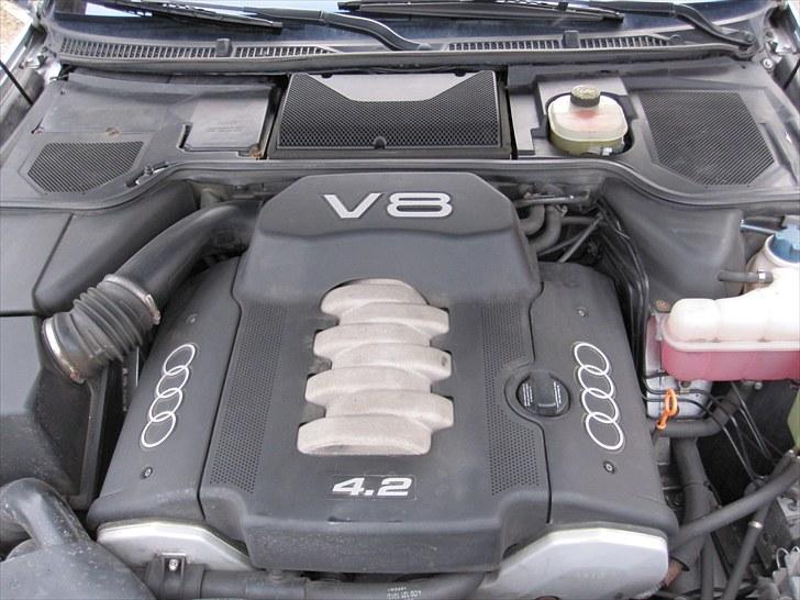 Audi A8 4,2 V8 Quattro billede 3