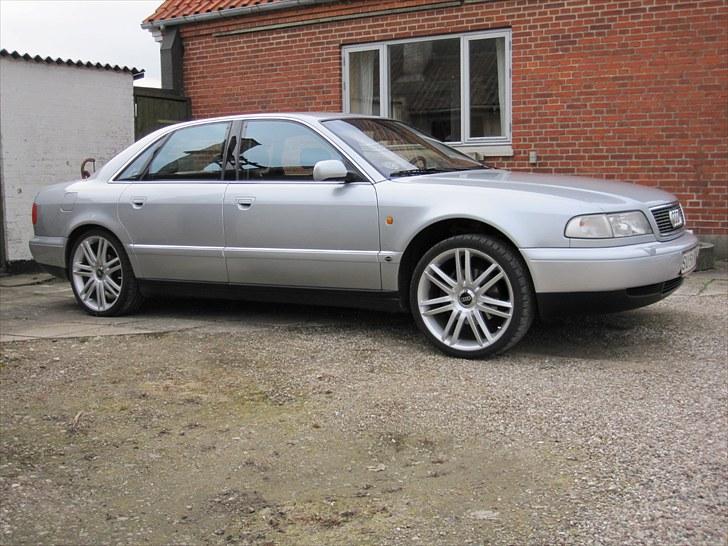 Audi A8 4,2 V8 Quattro billede 6