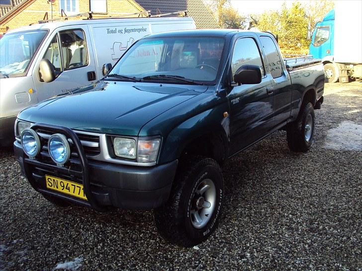 Toyota Hilux 2.4TD (solgt) billede 1