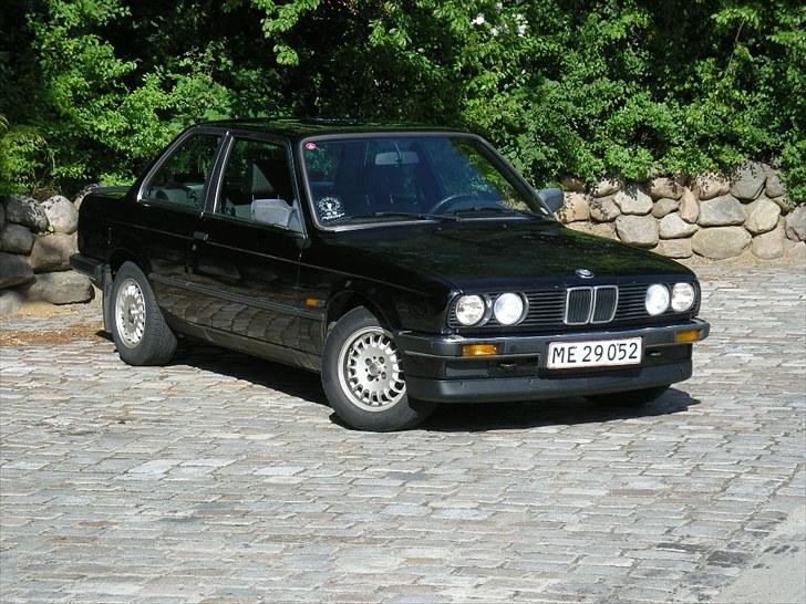 BMW E30 320i SOLGT billede 1