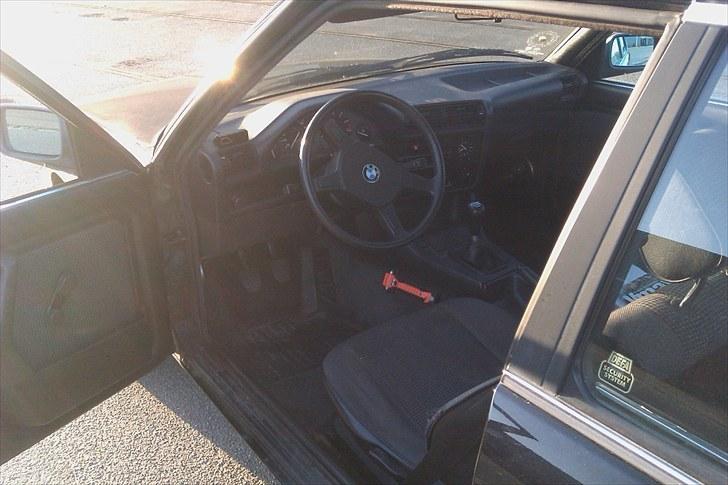 BMW E30 320i SOLGT billede 6