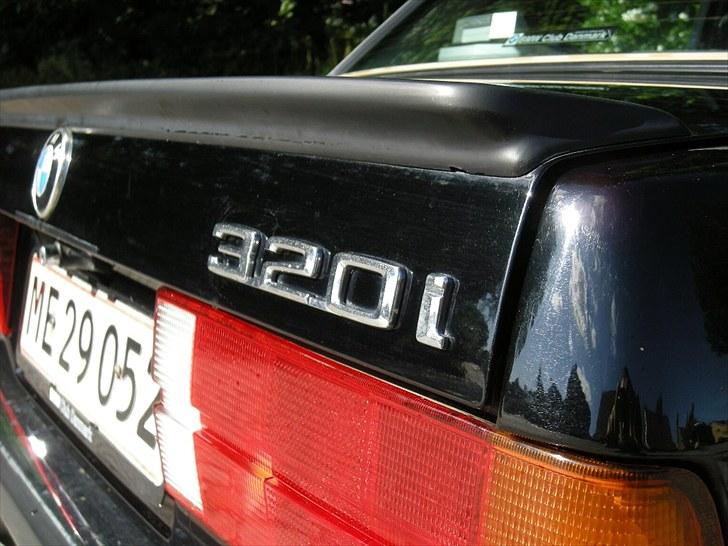 BMW E30 320i SOLGT billede 9