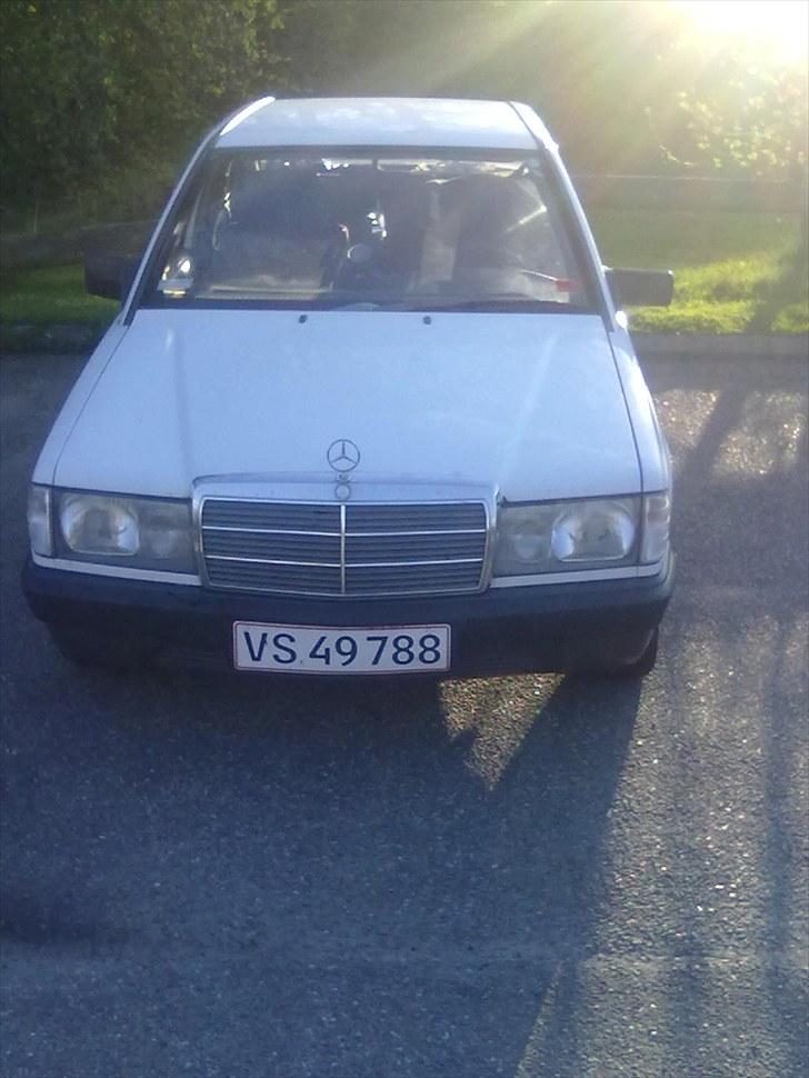 Mercedes Benz 190E SOLGT billede 2